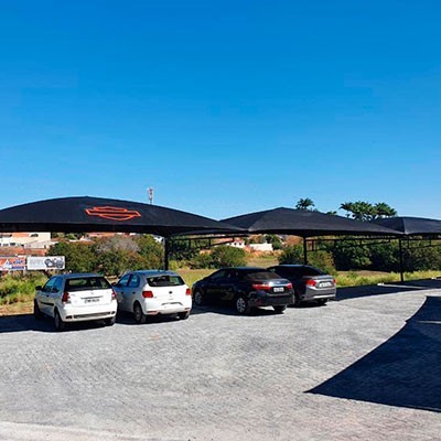 Cobertura de estacionamento de condominio