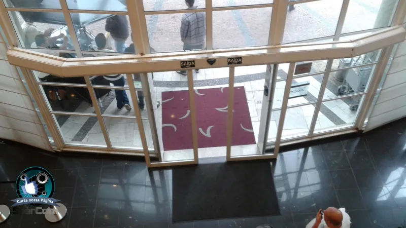 Imagem ilustrativa de Portas automáticas para hotéis